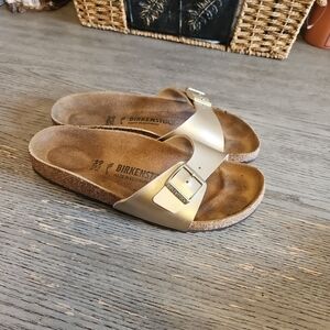 Birkenstock Madrid Gold Birko Flor Narrow Width  Size 39 8.5  250